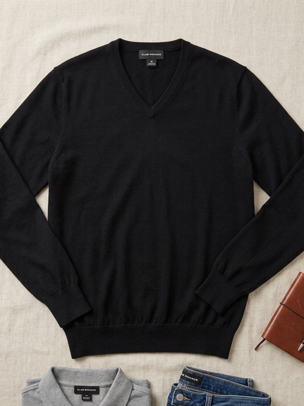 Club Monaco Men’s 100% Italian Merino Wool V-Neck Sweater Black Size M